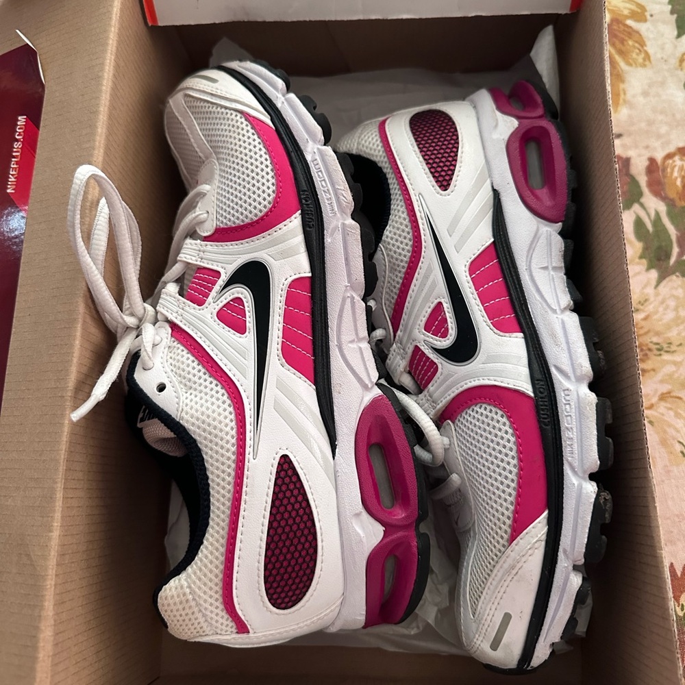 women’s air max moto 8